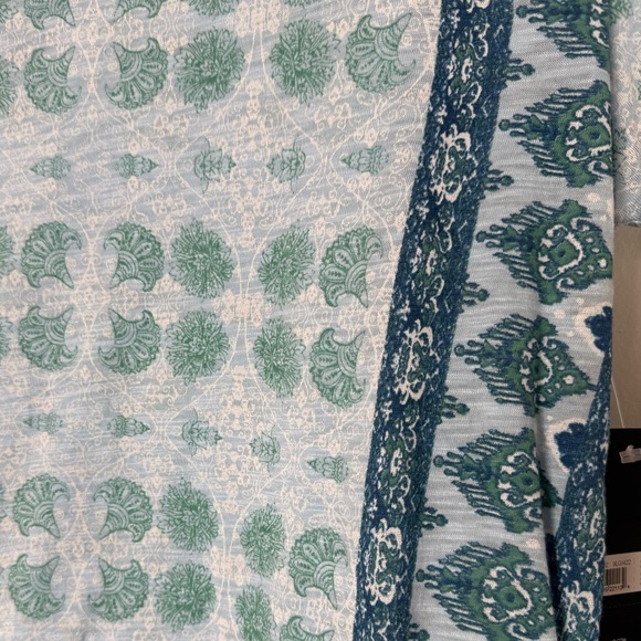 Lucky Brand Teal and Navy Patterned Short Sleeve Top - Picture 4 of 6